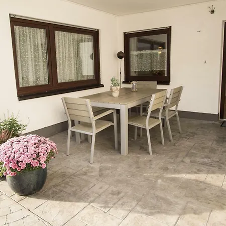 Charlotte Appartement Weisenheim am Sand